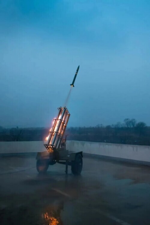 气象局人工降雨火箭弹,降雨无人机