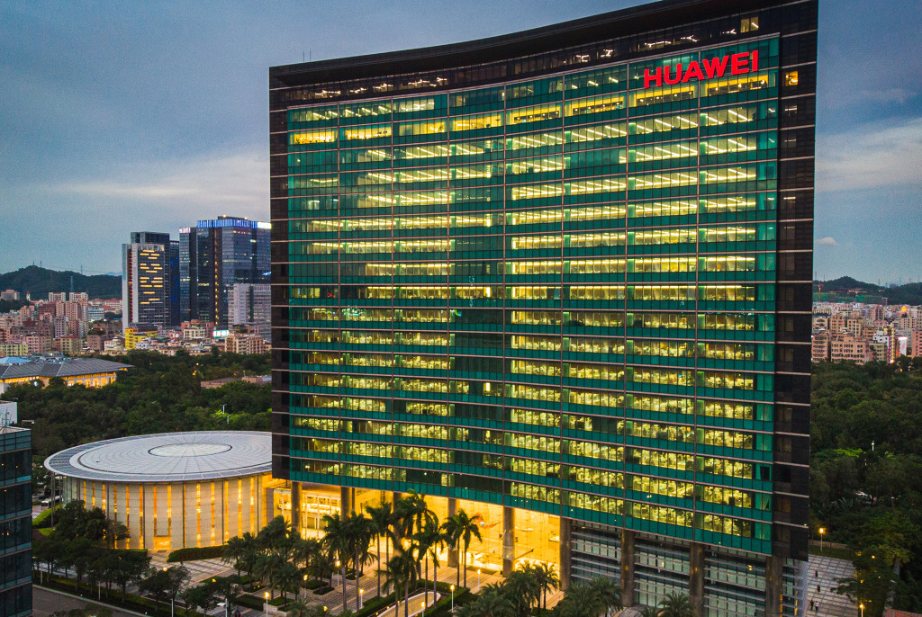 华为支付不和微信、支付宝竞争：钱包月活用户破1亿，任正非在下什么大棋？