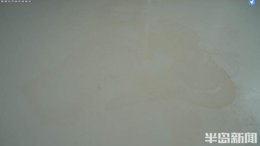 20多万买的“零渗透”橱柜花了脸！市民为台面留污渍讨说法，销售方称已过质保期