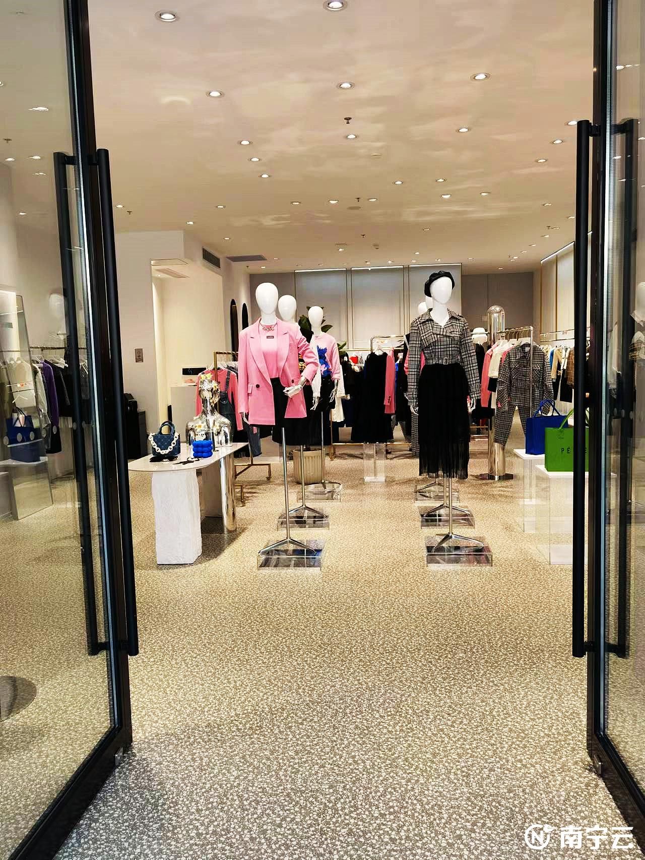 深圳沙井艺展中心跟杉杉奥特莱斯,深圳沙井杉杉奥特莱斯