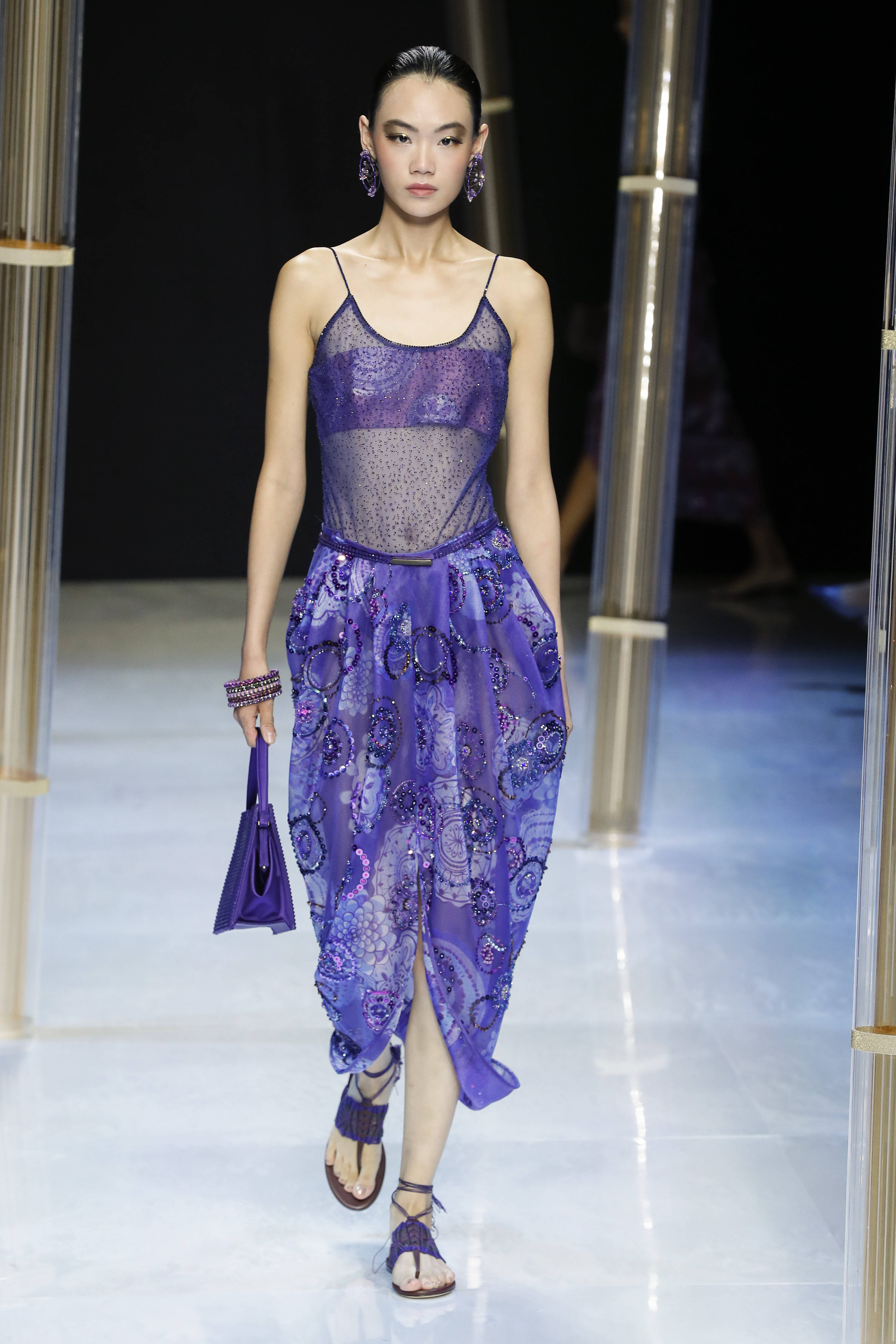 外代二线巴黎时装周,2024乔治阿玛尼时装秀