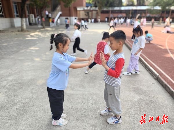 适合小学孩子玩的课间游戏,课间十分钟孩子可以玩什么