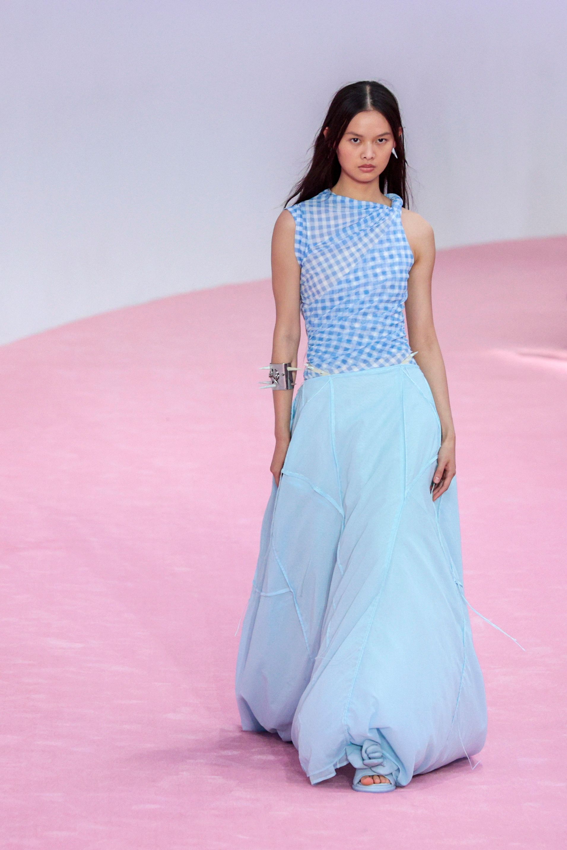 巴黎时装周ninaricci品牌时装秀,巴黎时装秀acne2023秋冬