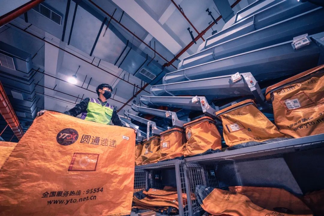 中国交通业飞速发展震撼视频,中国交通迅猛发展英文版