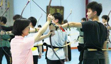 体育运动学校赛艇训练,体育课游泳项目