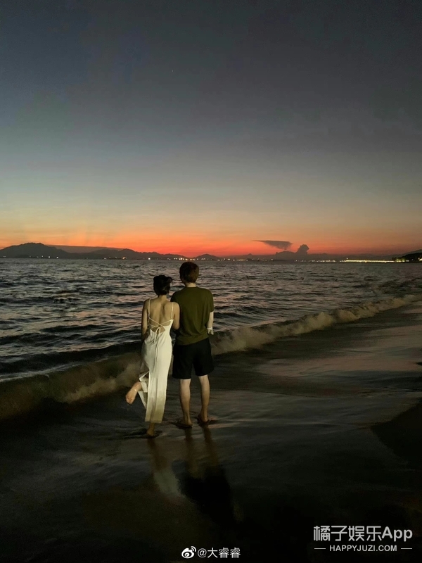 还记得“回忆专用小马甲”博主吗？他现在谈恋爱了？