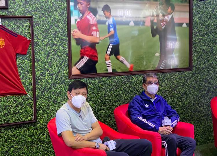 逐梦世界杯、动见新未来，阿迪达斯邀徐根宝范志毅开启巅峰对话|进博进行时