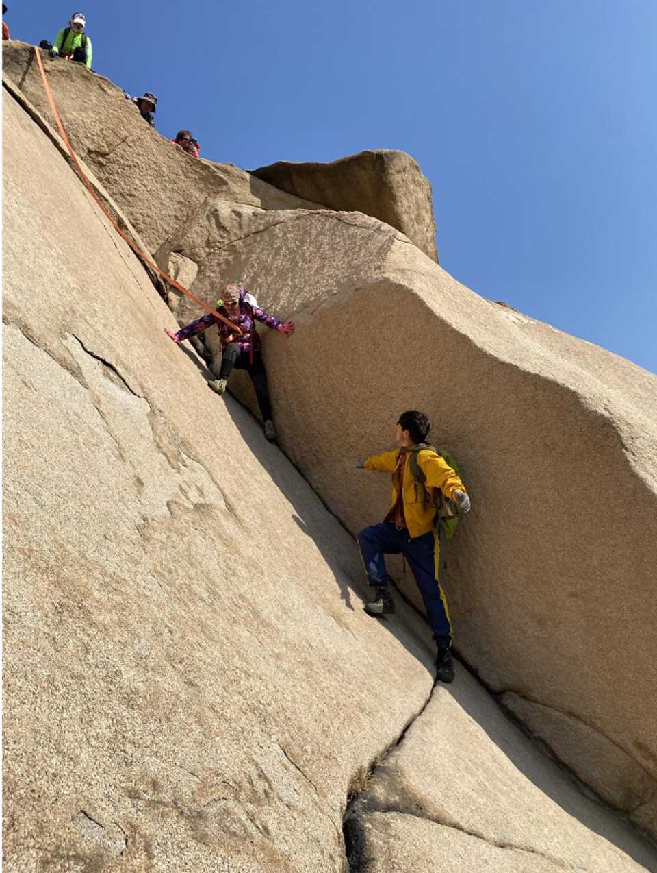 凤凰岭徒手攀爬,徒手攀爬凤凰岭道德峰