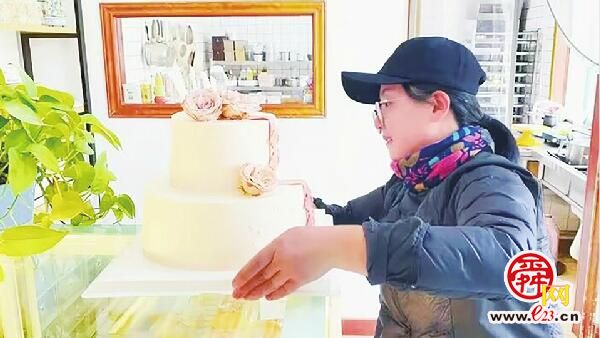 90女生创业开店做甜品店,90后宝妈农村开甜品店