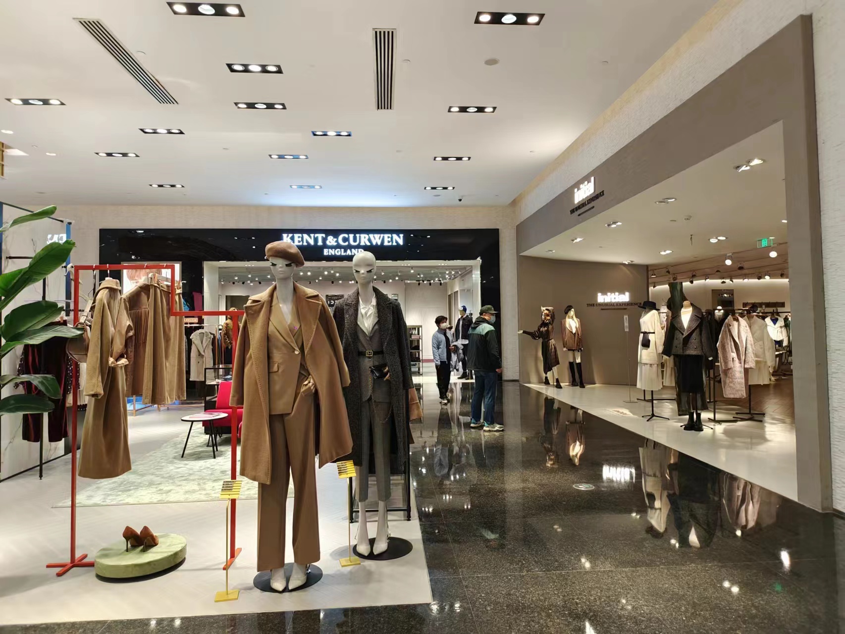 羽绒服迎来销售旺季,羽绒服上架天气