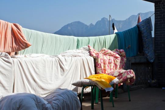 经常晒被要留意,不然晒了也白晒