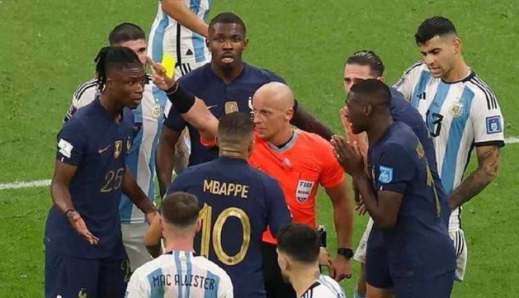 梅西的加时赛进球无效,梅西总决赛加时赛进球后球迷反应