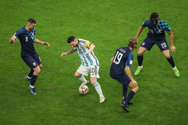 足球世界杯记者说｜潘昱龙：可靠的设备让摄影师事半功倍