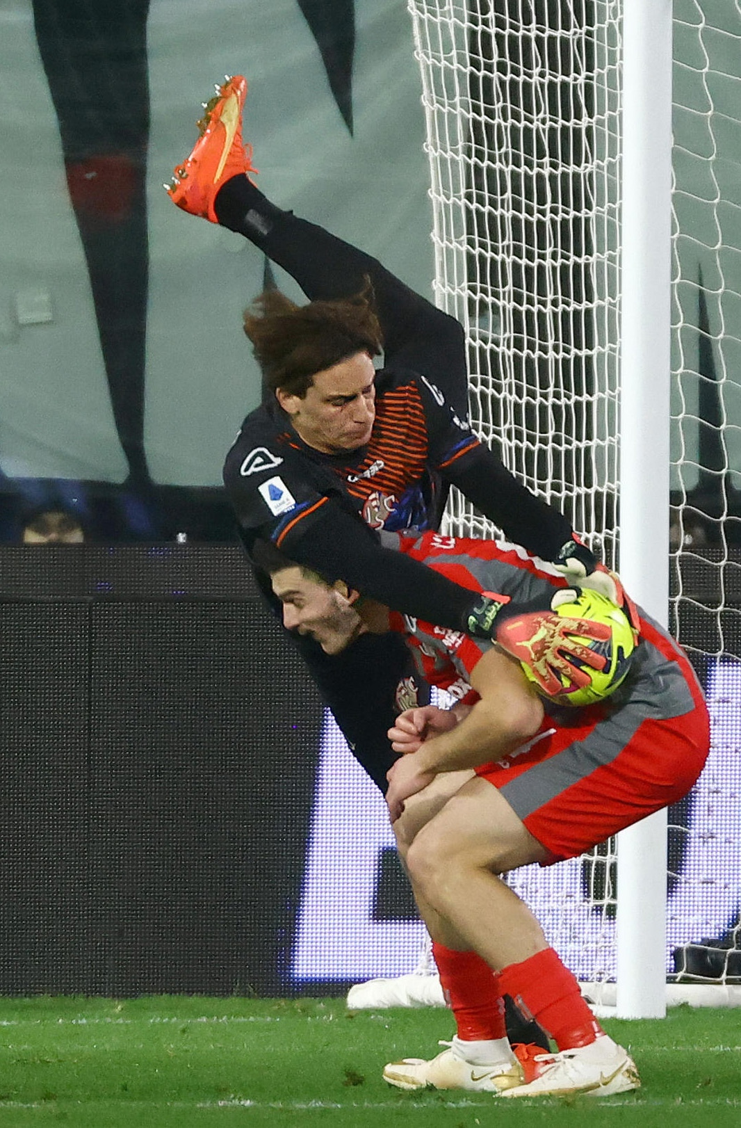 外代二线巴塞尔,尤文图斯vs克雷莫内塞首发阵容