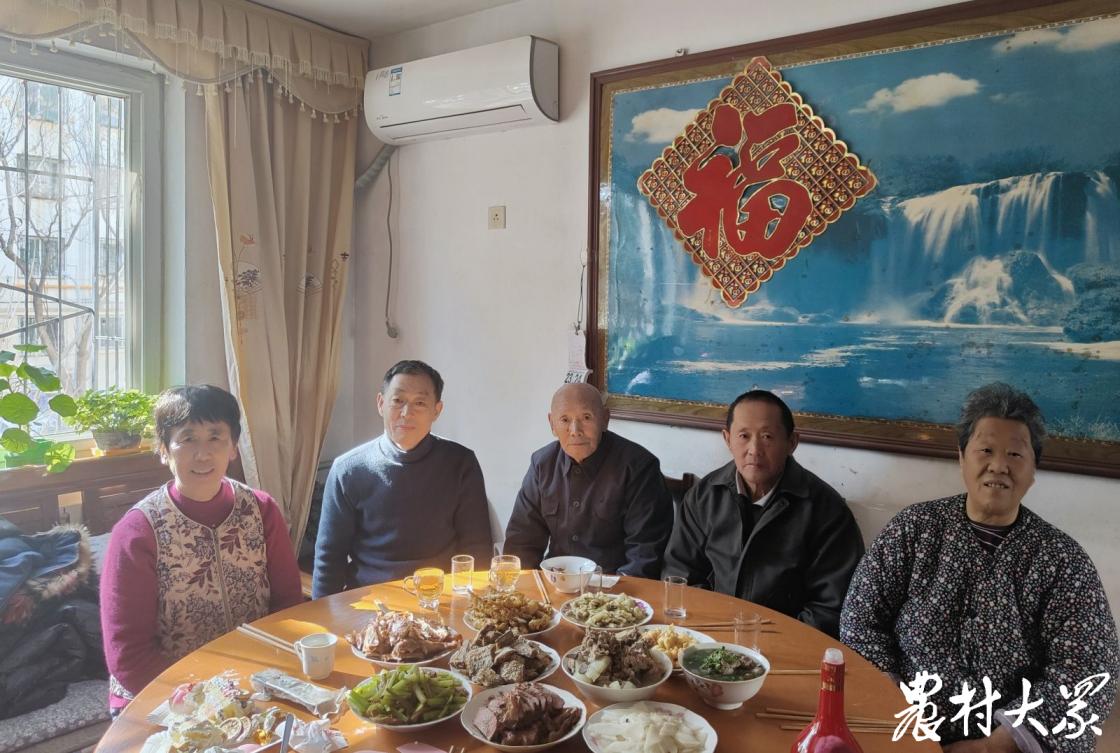 新春走基层|百岁老人过生日，各路亲戚云祝福