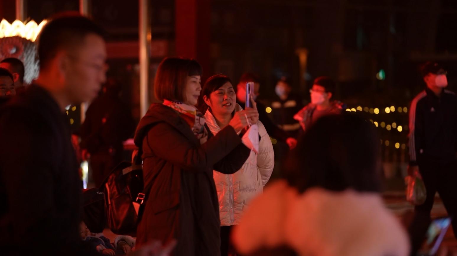 视频丨自贡彩灯点亮蓉城夜