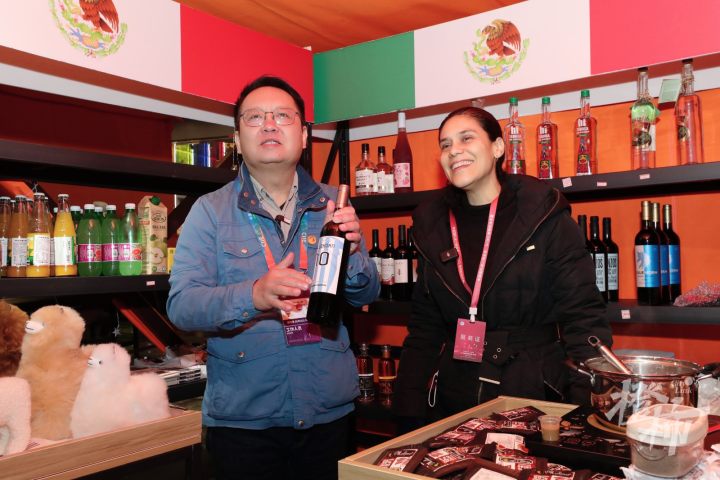 在武林路遇到泰国万金油，爱上英国海藻，进博会市集“有点东西”