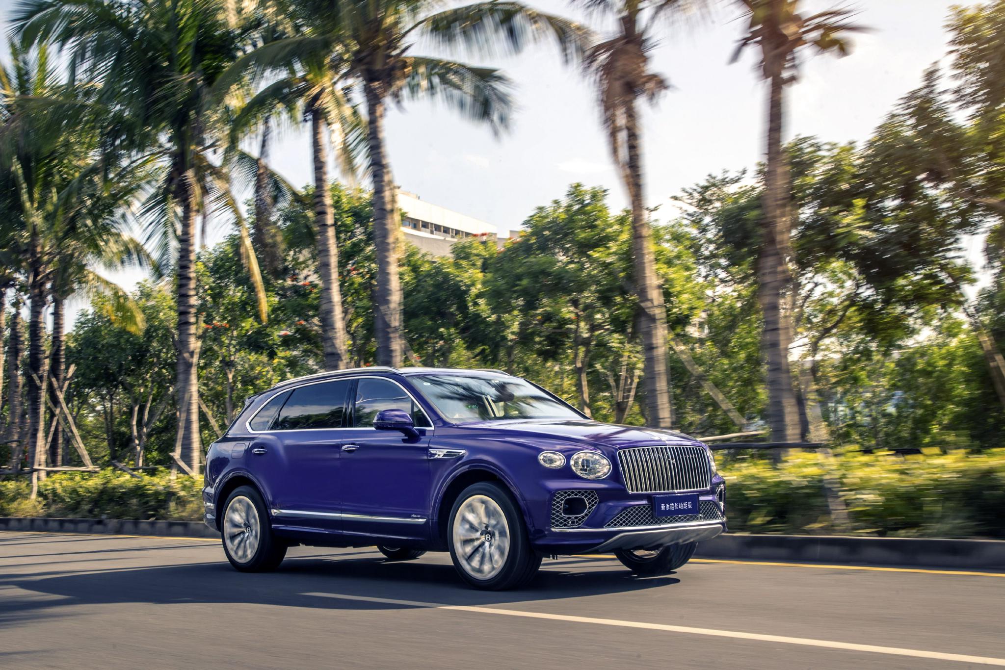 宾利添越bentaygaspeed,2023款宾利添越4.0黑武士落地价