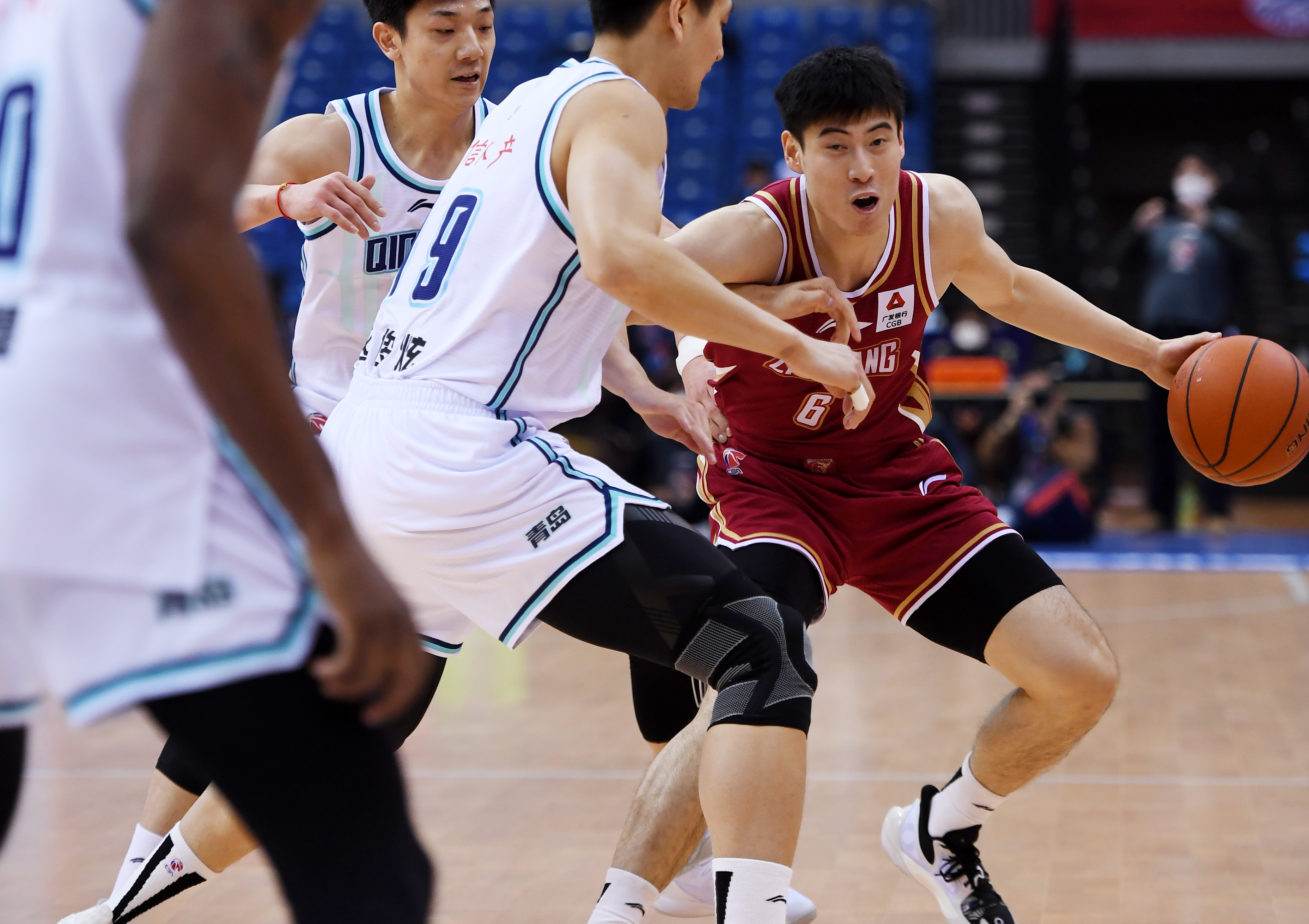 浙江金租与广东cba篮球比赛直播,篮球cba浙江稠州金租赢下德比之战