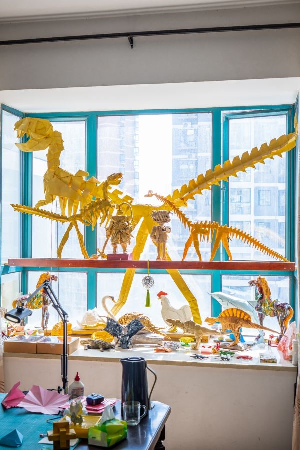 七旬老人手工折纸,70岁老人手指舞视频