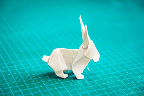 七旬老人手工折纸,70岁老人手指舞视频