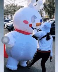 蜜雪冰城哈尔滨雪王蹦迪,蜜雪冰城雪王蹦迪新闻