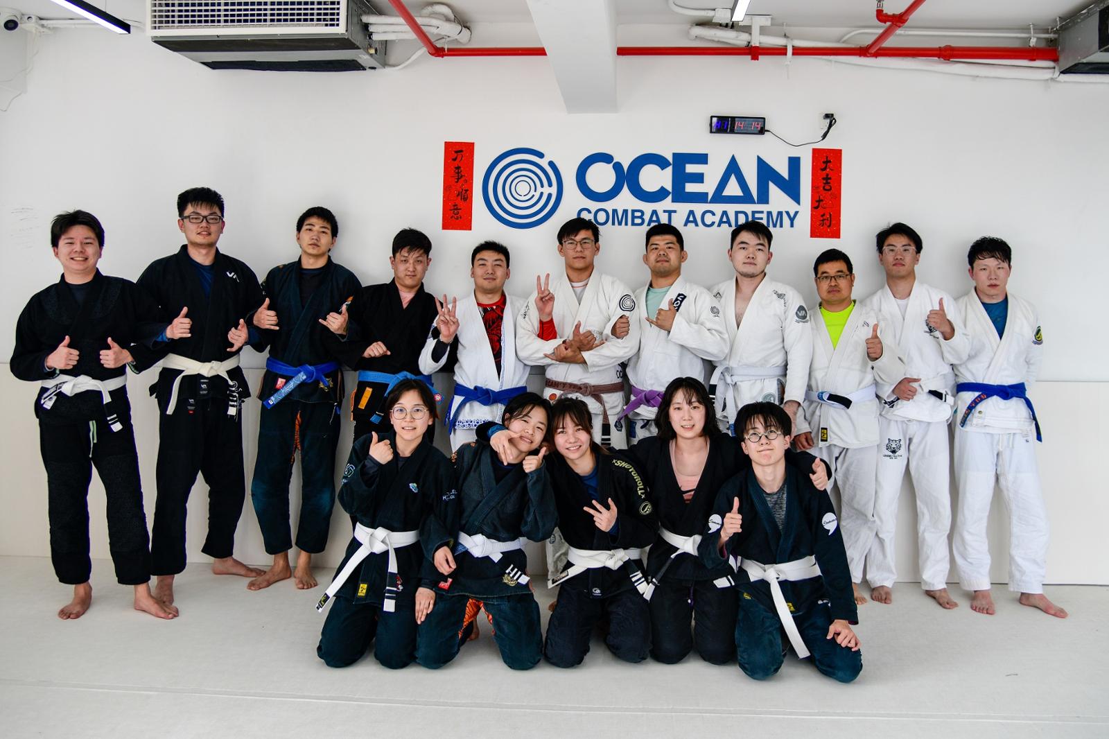 贴身缠斗、以弱克强！女白领爱上巴西柔术，像世界冠军一样降服对手战胜困难