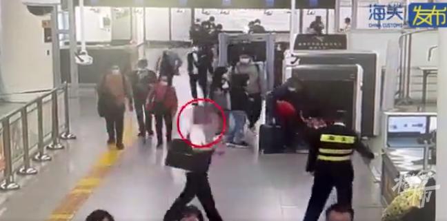 男子携带孕妇样本出国被抓,男子为什么带孕妇血液样本出境