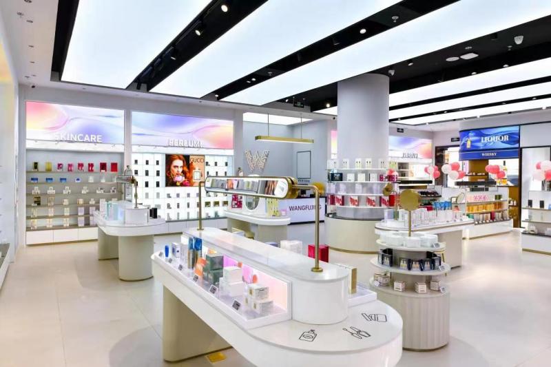 王府井全球购,王府井全球购跨境体验店人多吗