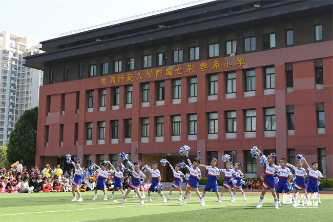 师大附属七彩云南小学这场校园足球联赛很智慧