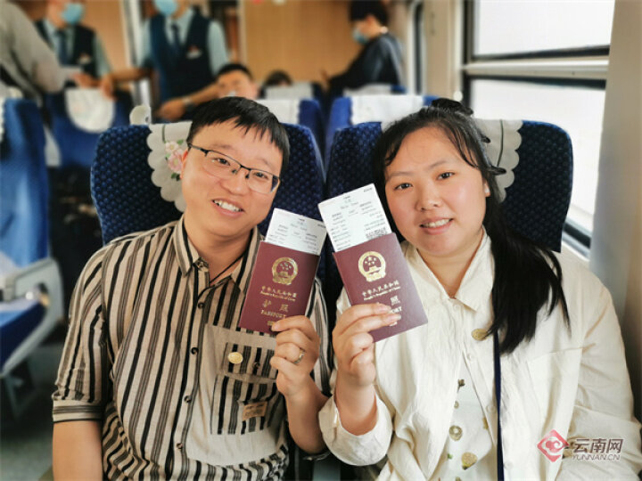 中老铁路打造连心路串起幸福梦,中老铁路列车上的故事