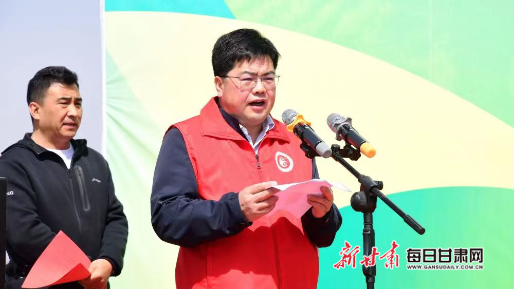 “植”此青绿“手足”情深兰州手足外科医院助力2023甘肃植树公益行