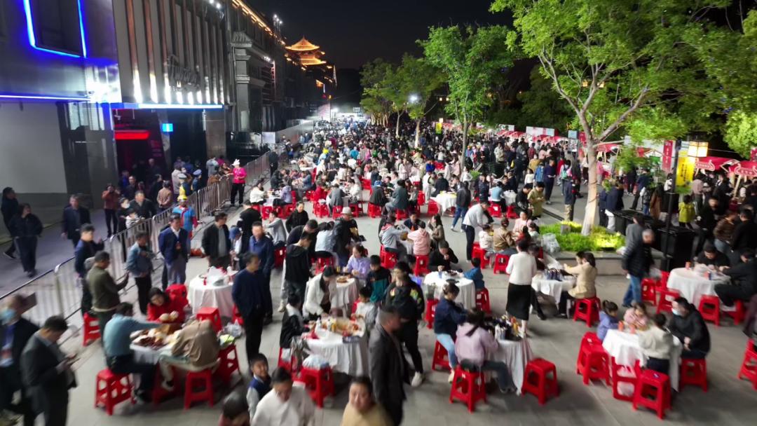 淮安万人龙虾节,淮安1415万人龙虾宴现场直播