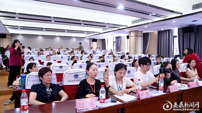 首届“华语行”语言艺术（朗诵）专业成果展演娄底四小专场启动