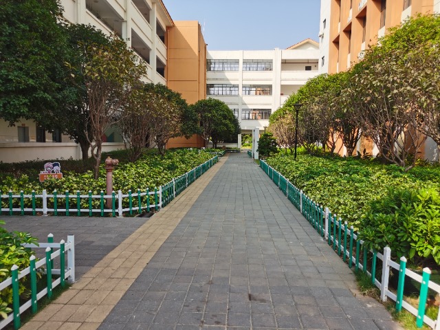 贺州建小学,广西贺州全封闭式学校