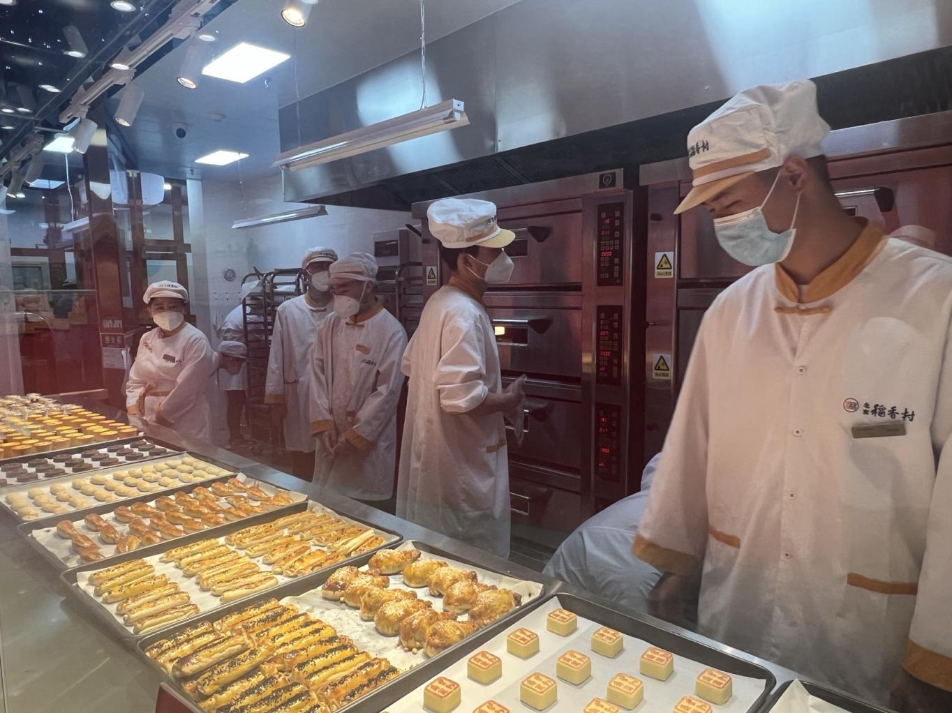 创新发展转型升级追求高质量发展,打卡北京老字号潮店渐成旅行标配