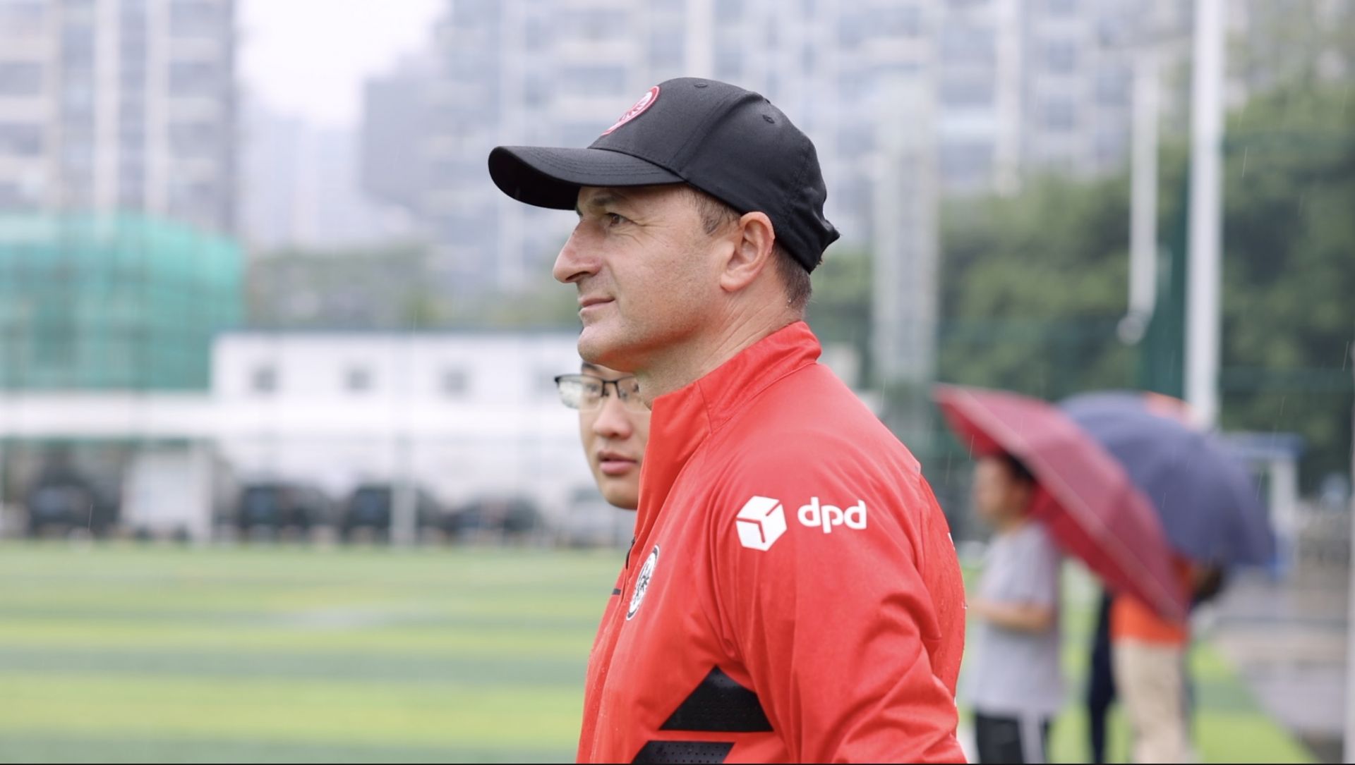 大梅沙老外救人,大梅沙救落水者