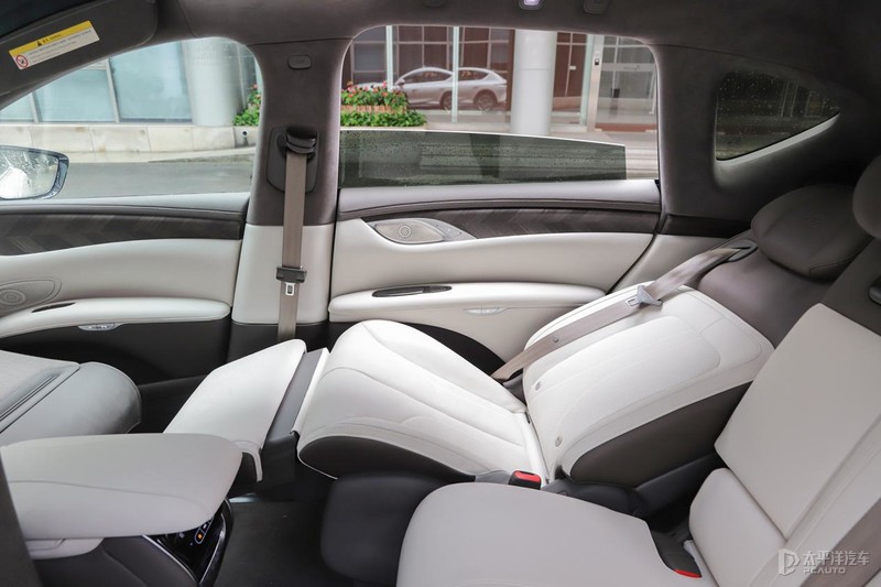 智己ls7的半幅式方向盘,智己ls7半幅方向盘是谁生产的