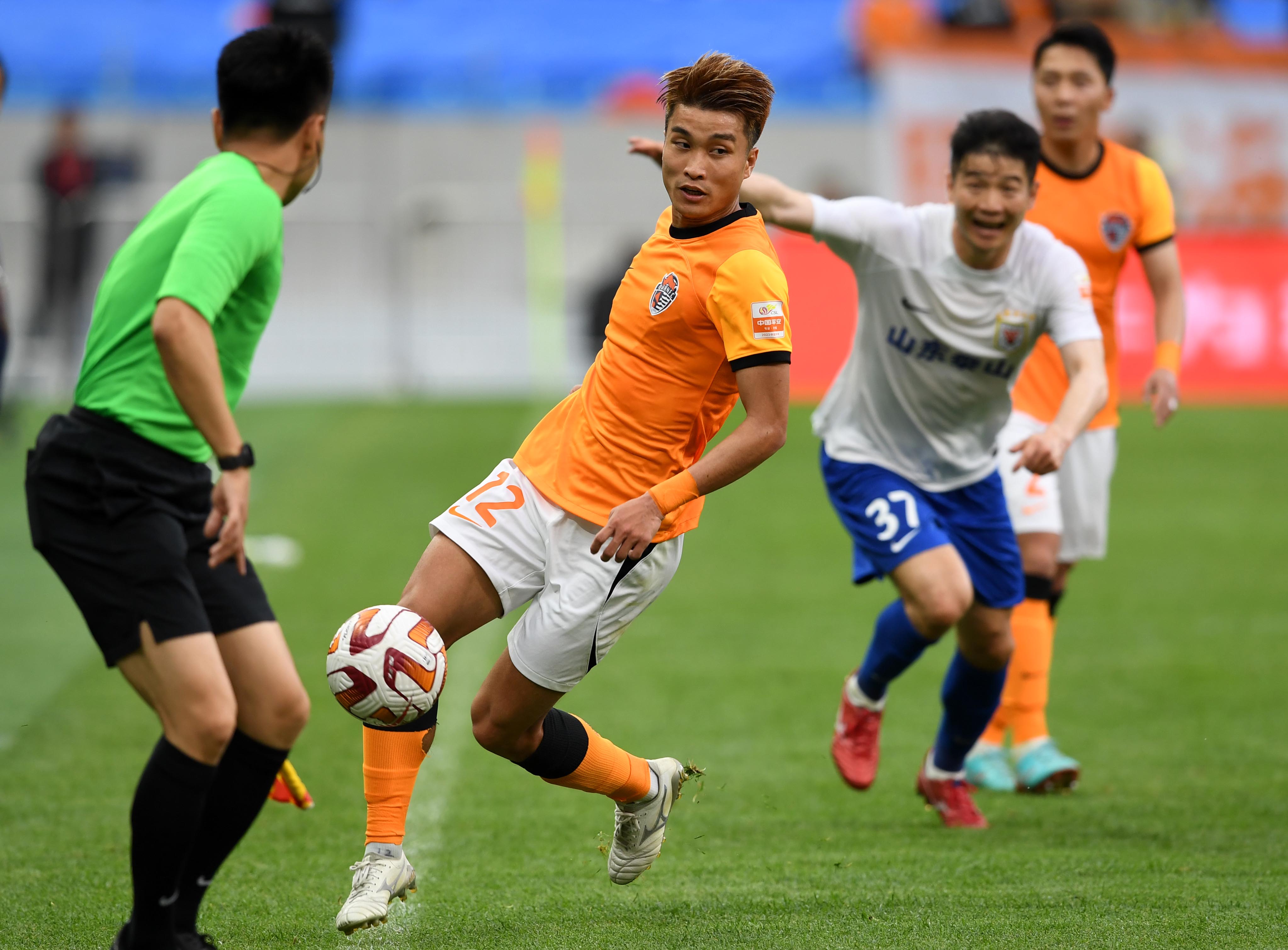 中超山东泰山战胜青岛海牛,泰山青岛海牛