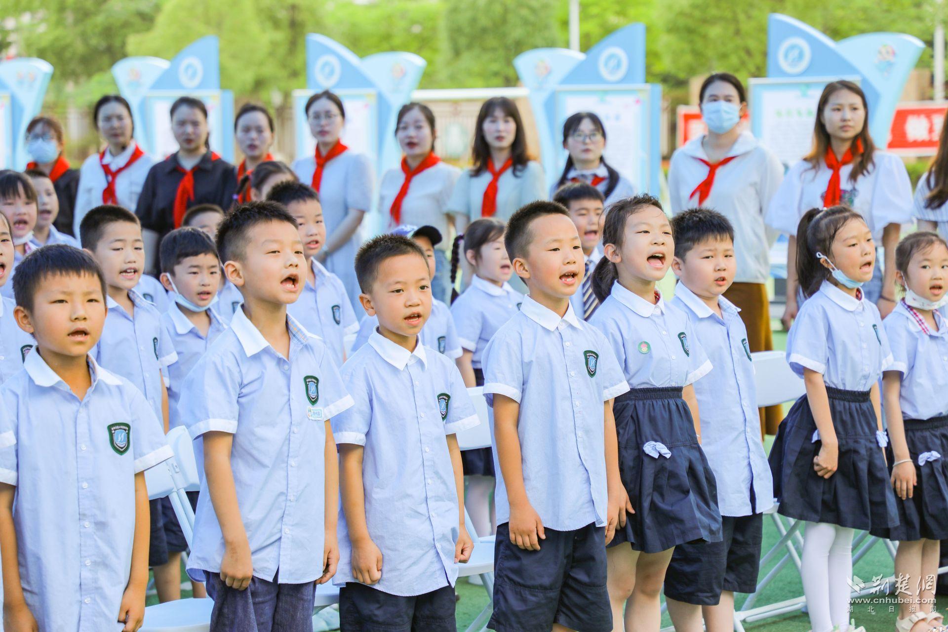 六一致敬红领巾,为红领巾添光添彩的好事有哪些