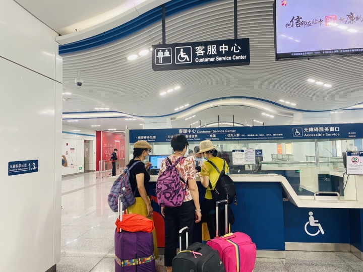 身高超1.3米没买票杭州家长补交16元！儿童地铁免票规则是啥？