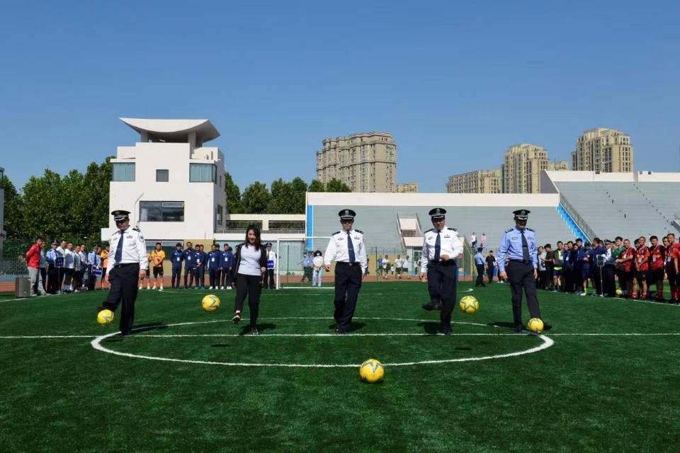 成功举办全市公安警体运动会,足球比赛直播