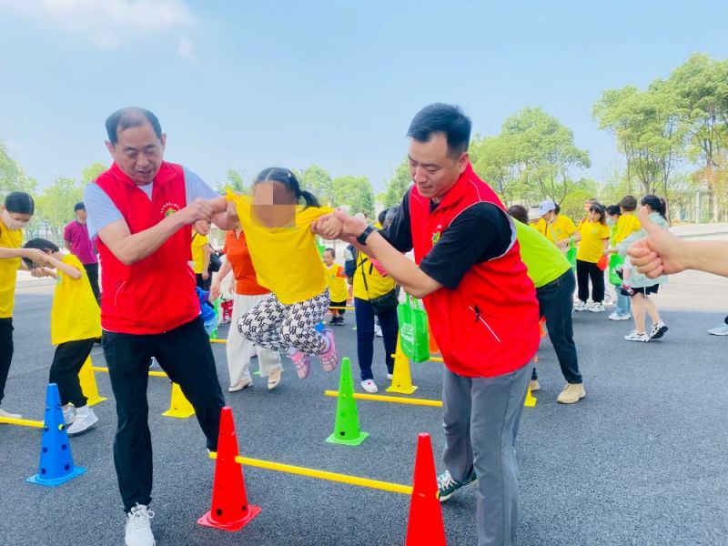 牵着蜗牛去散步主题,牵着蜗牛一起去散步原文