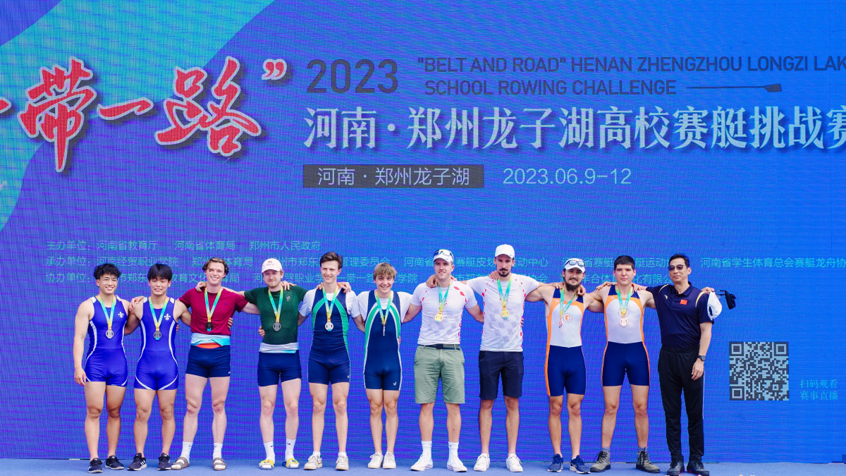 高校赛艇队排名,南京九所高校赛艇队竞逐秦淮