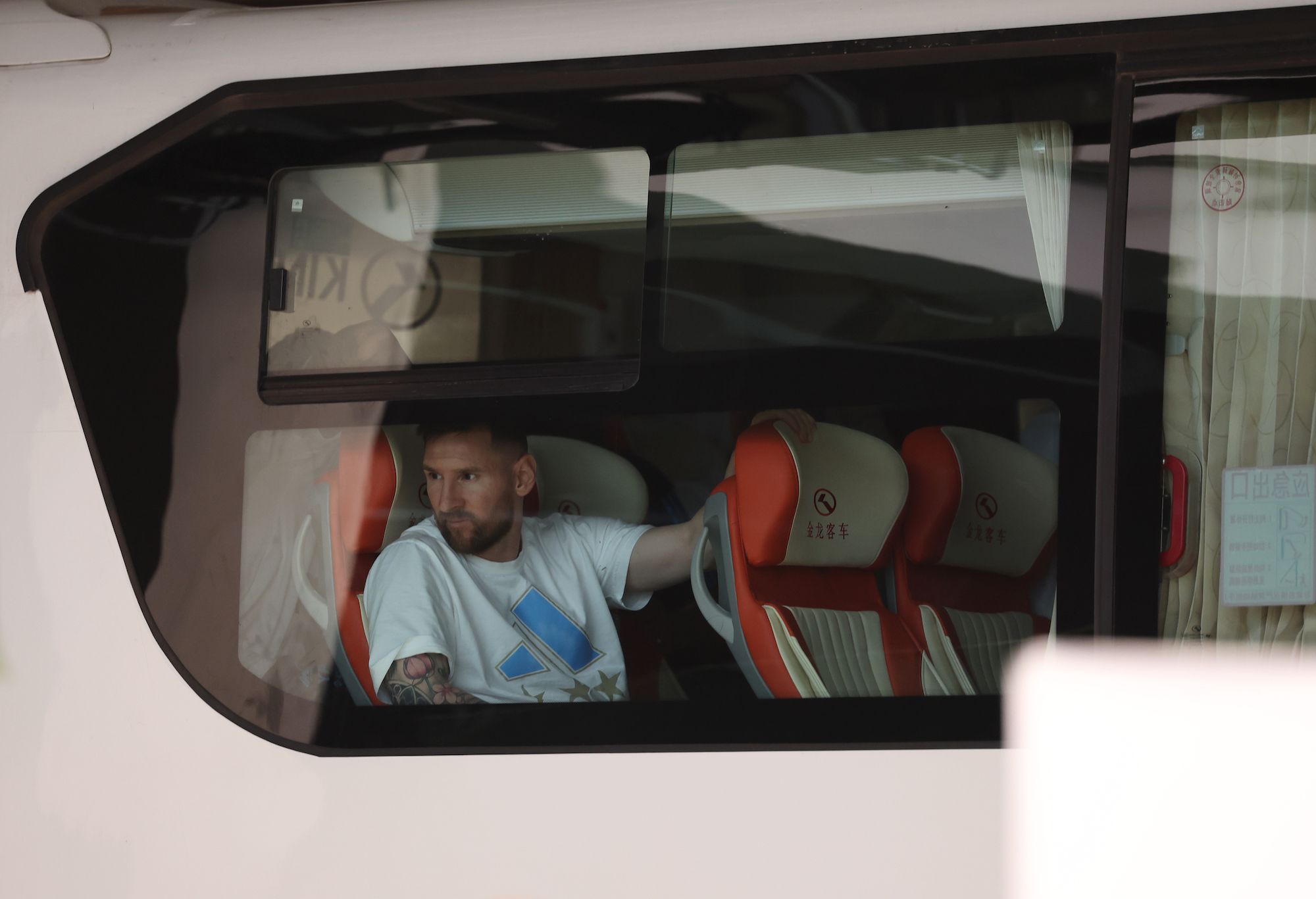 梅西北京比赛现场直播视频,直击北京新工体看梅西首秀