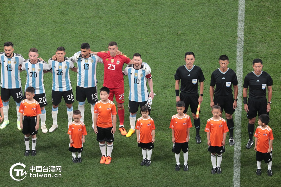 梅西世界波助阿根廷绝处逢生,开场80秒闪击破门