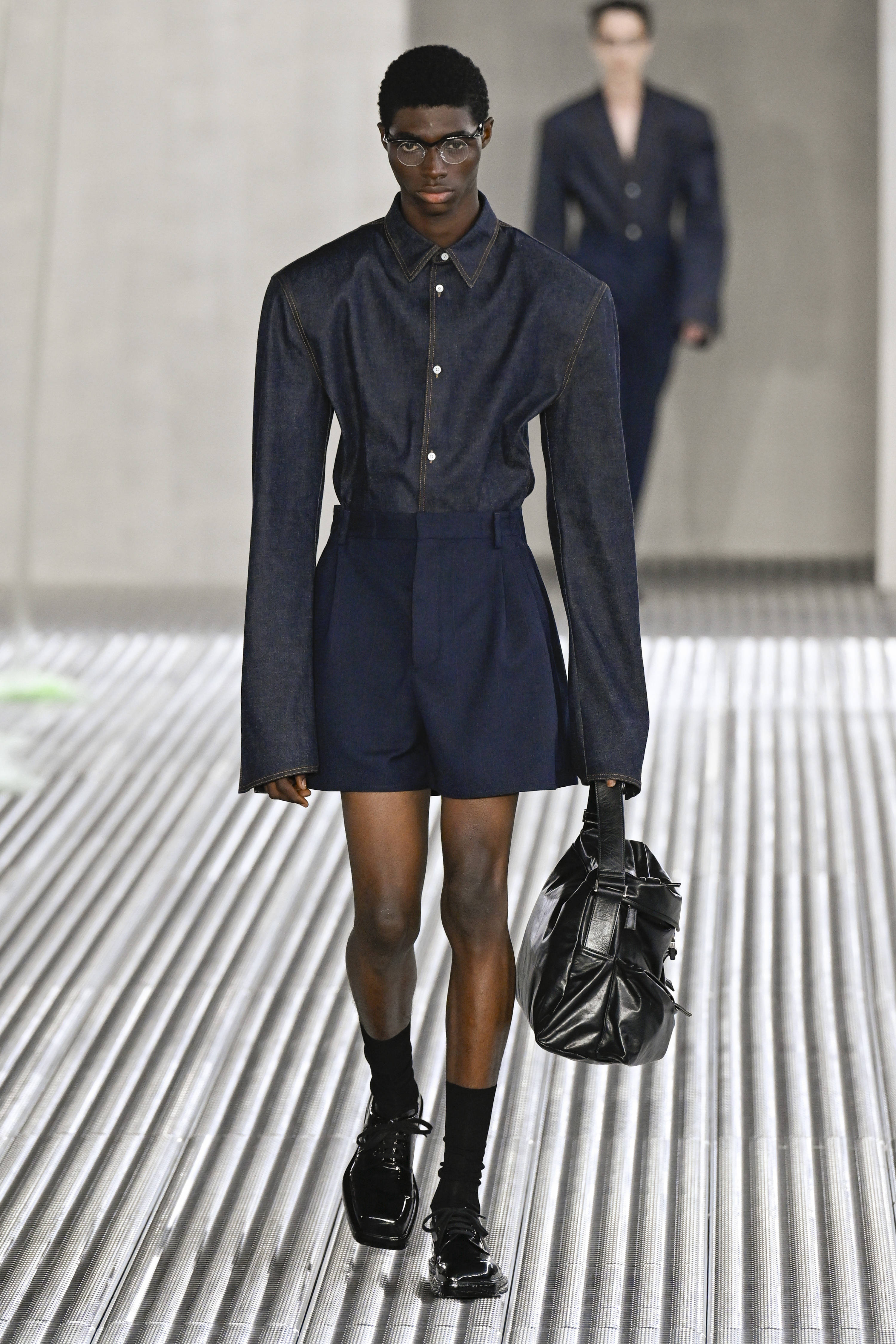 米兰时装普拉达,普拉达2023秋冬男装时装秀