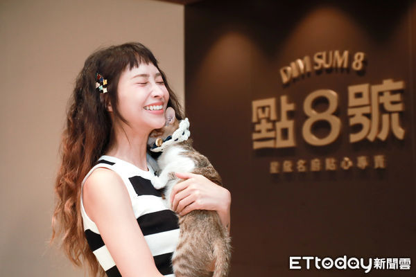 黄云歆替爱猫明太子接生! 产程见「血包卡阴道」超惊险