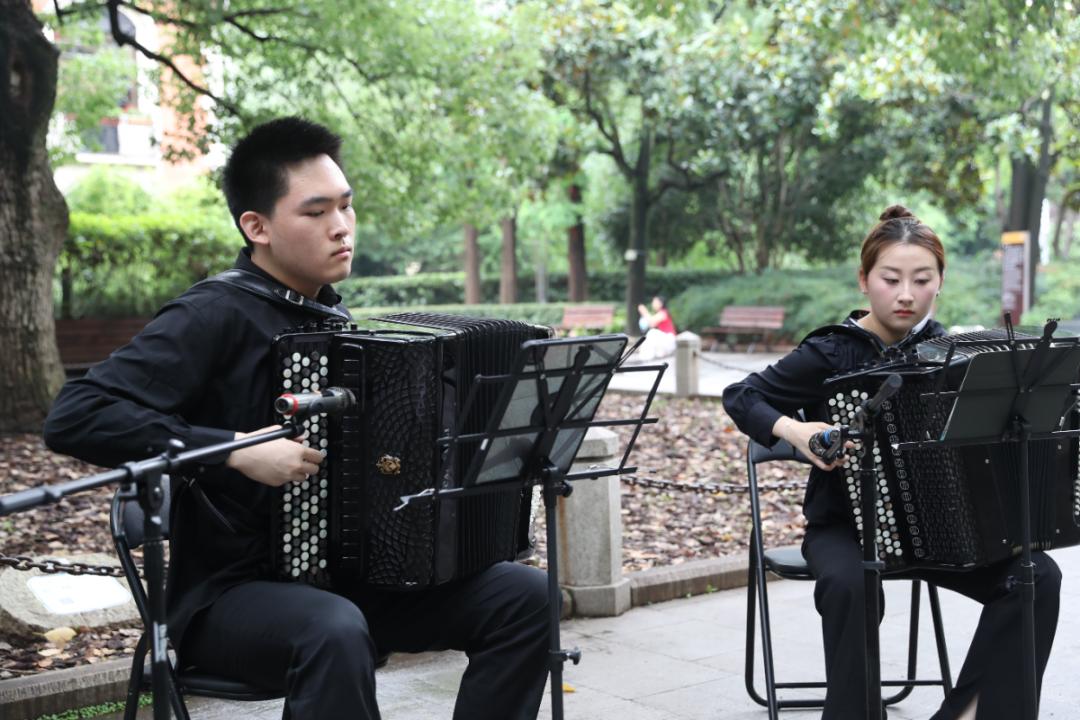 鐧句唬灏忔ゼ蹇棯,鐧句唬灏忔ゼ涓婃捣