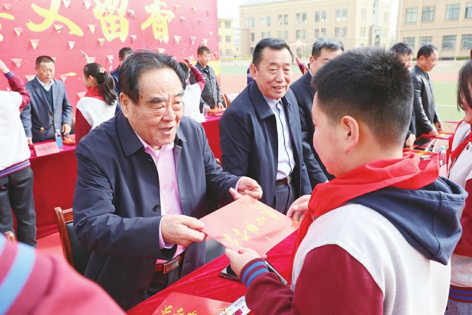 倪国岭——勇立潮头奋力闯老骥伏枥韧劲足